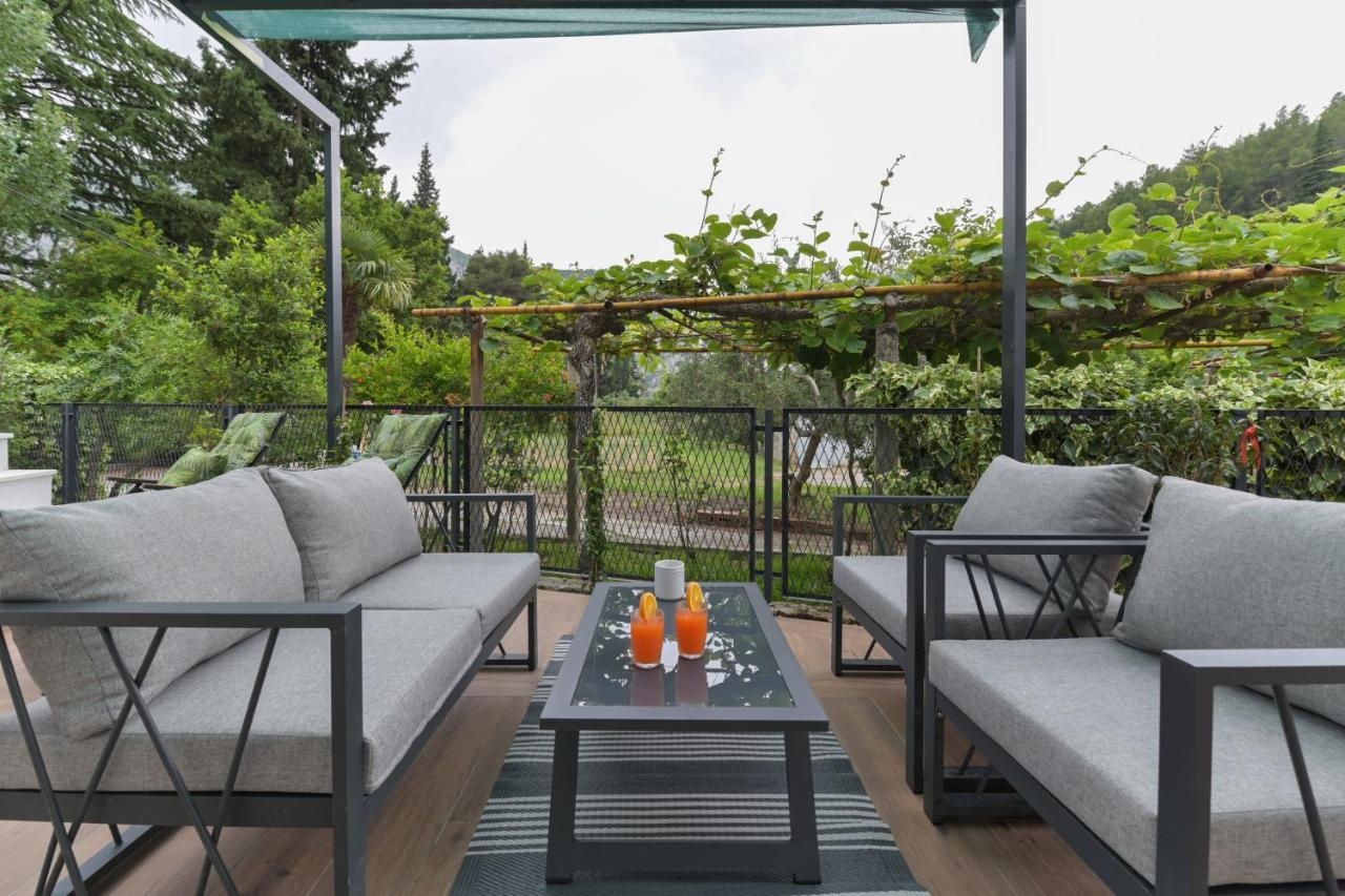 Holiday Home Greystone Omiš Esterno foto
