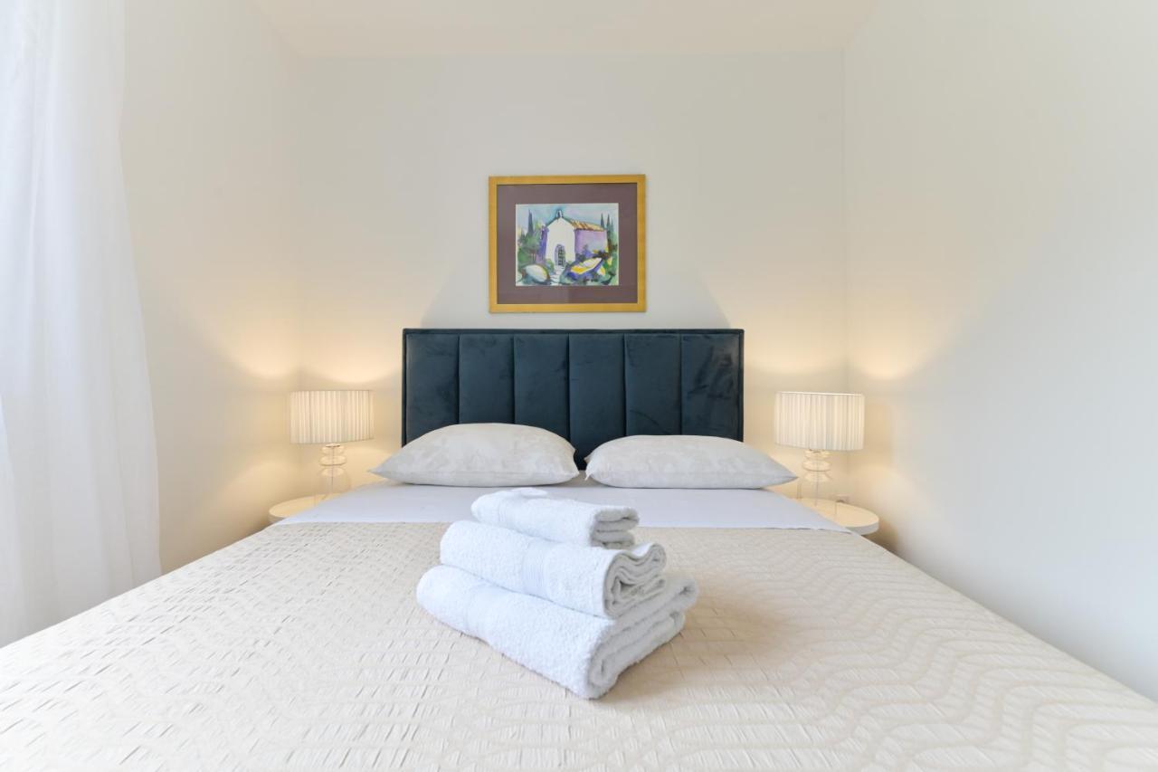 Holiday Home Greystone Omiš Esterno foto